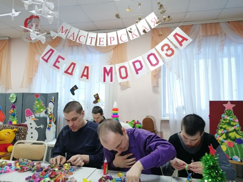 В ПНИ «Синегорье» вновь заработала мастерская Деда Мороза